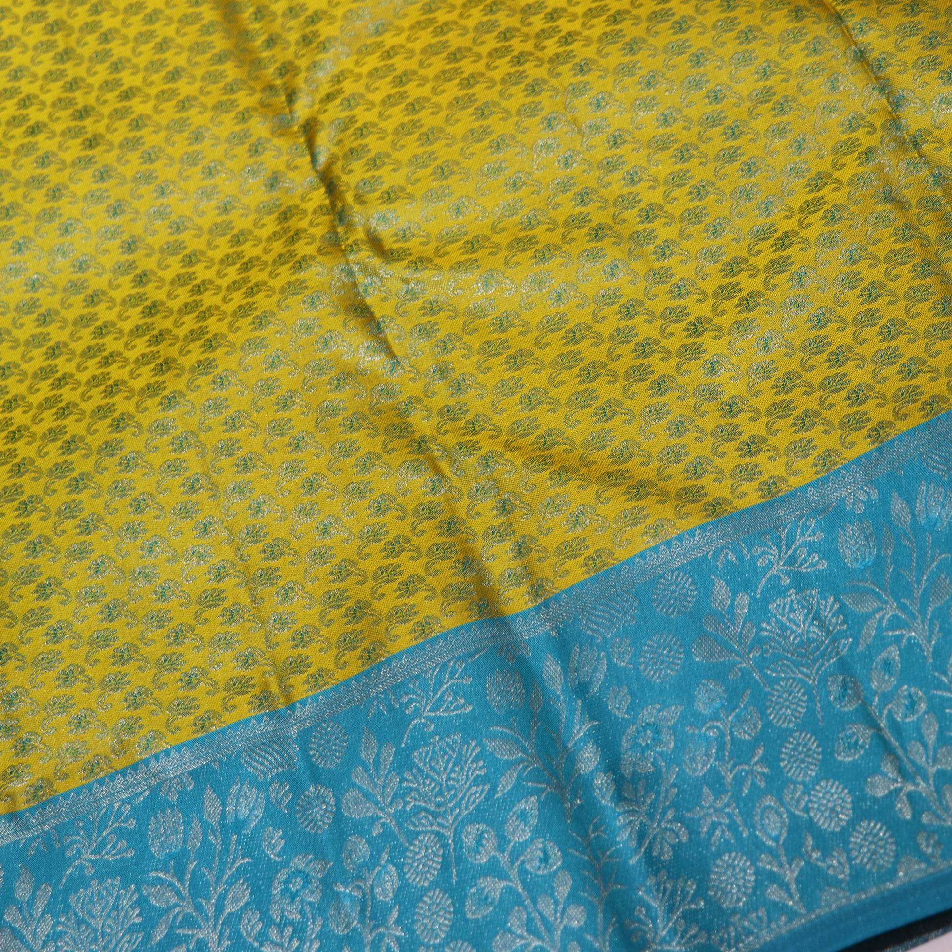Pure Silk Saree   Green With Blue  Colour - Vaishali Silks