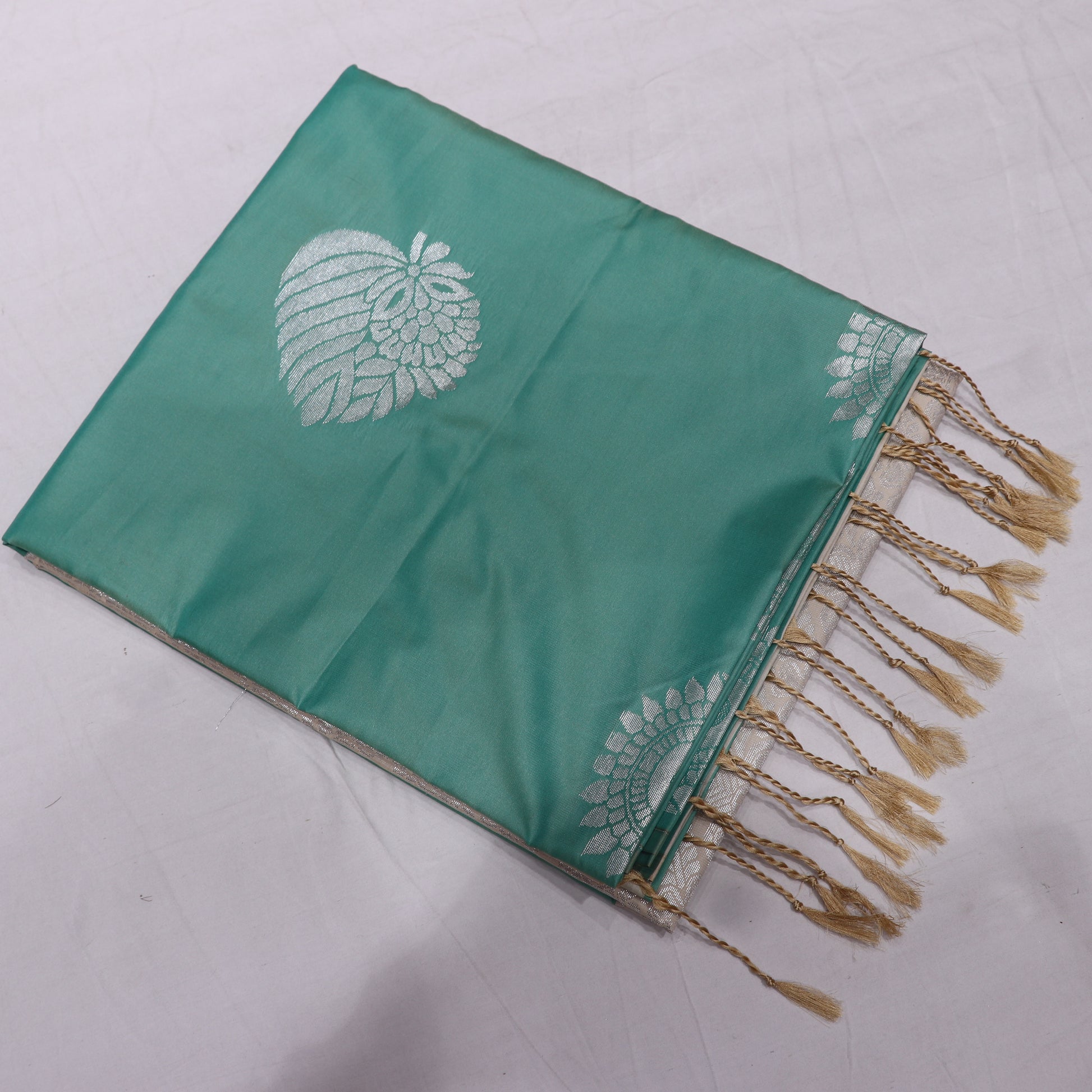 Semi Silk Saree ligth Green  Colour - Vaishali Silks