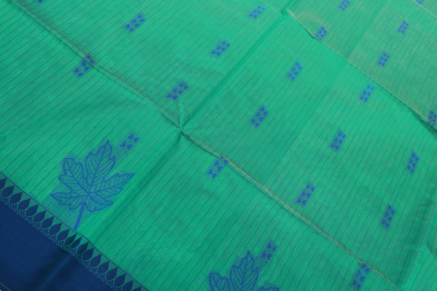 Silk  Cotton  SAree  Green  With Blue Colour