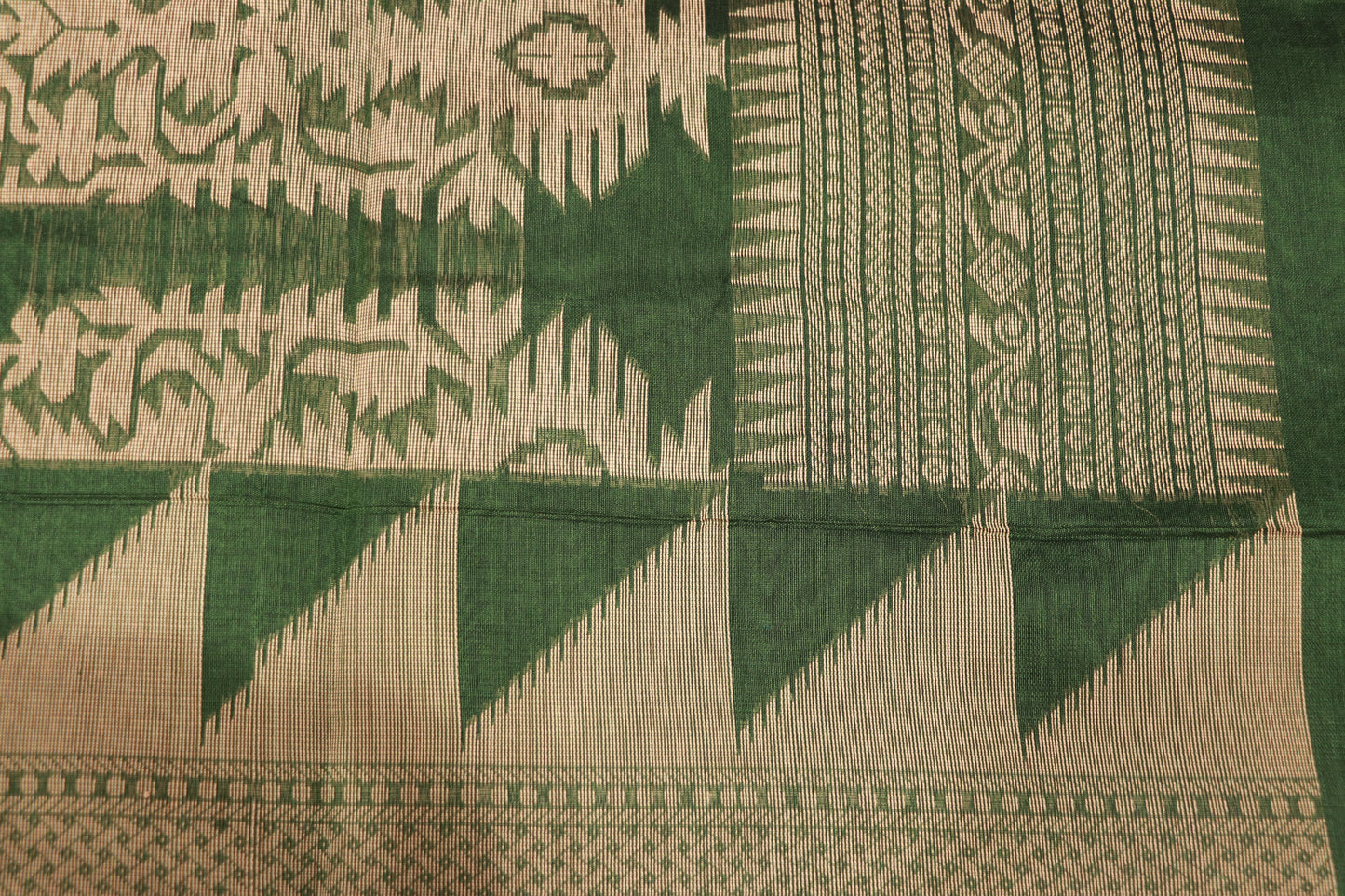 Silk Cotton  Saree Green  Colour - Vaishali Silks