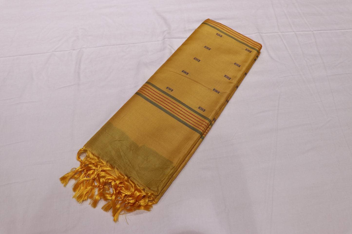 Bnana silk Blue With Mustard Cloure