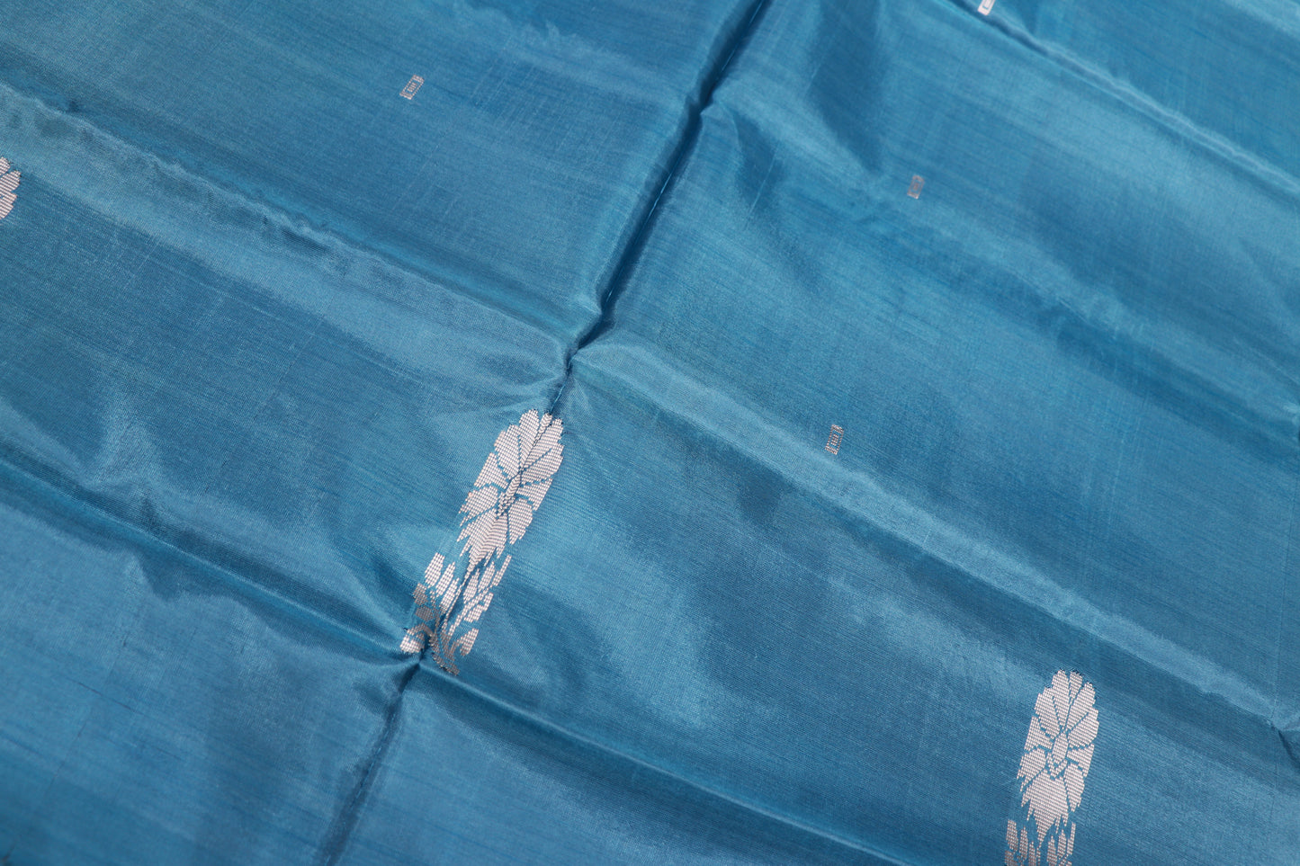 Bnana silk Blue With Mustard Cloure