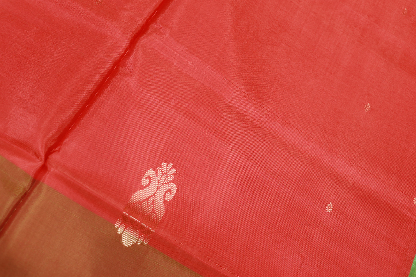 Banana Silk Saree Red with Green  Colour (WITHOUT BLOUSE)
