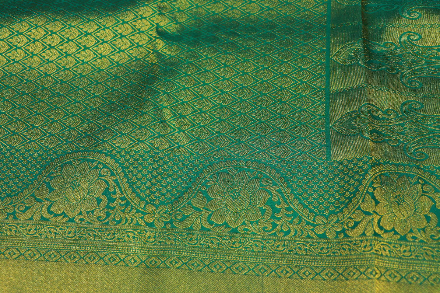 Pure  Silk Saree Pista  Green With Ramar Green Colour