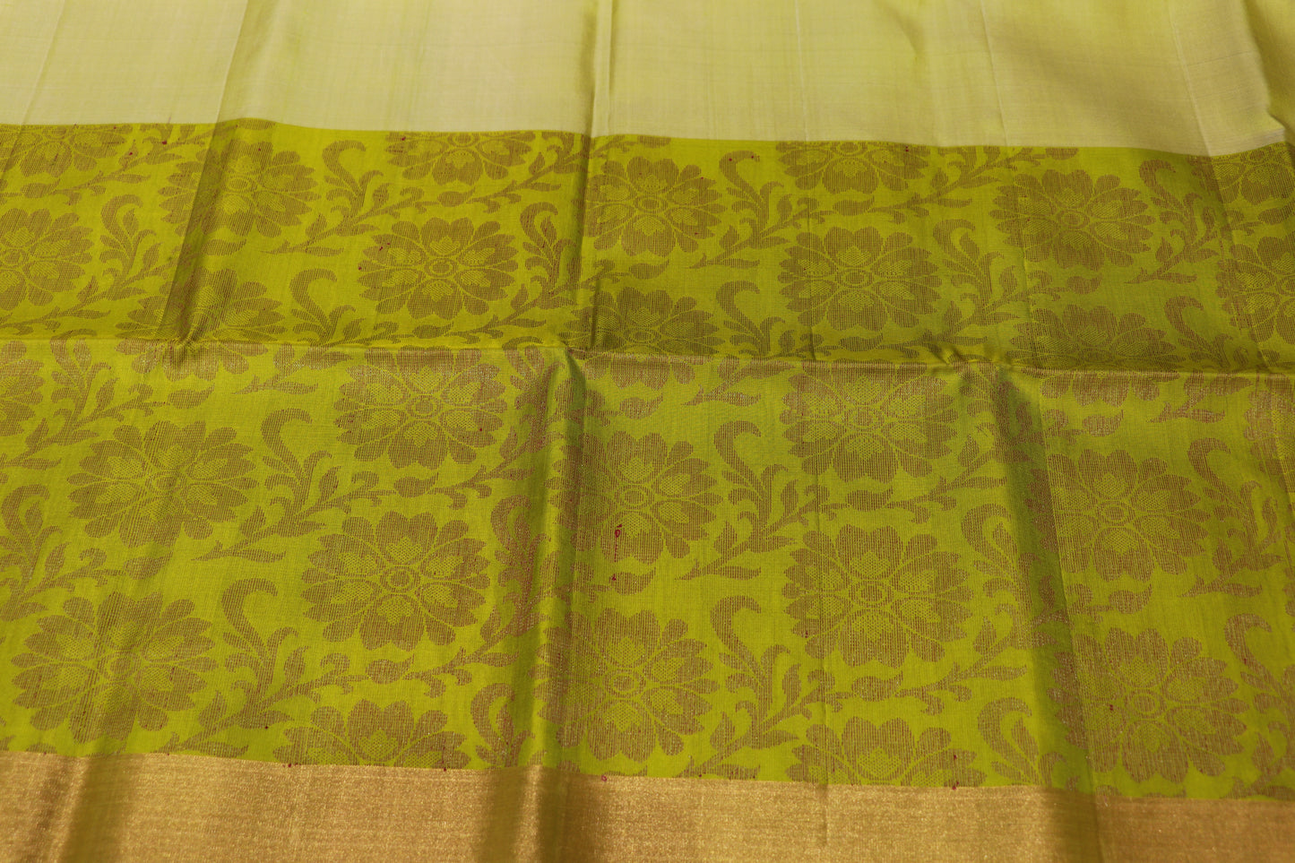 Pure Silk saree  Green Colour - Vaishali Silks