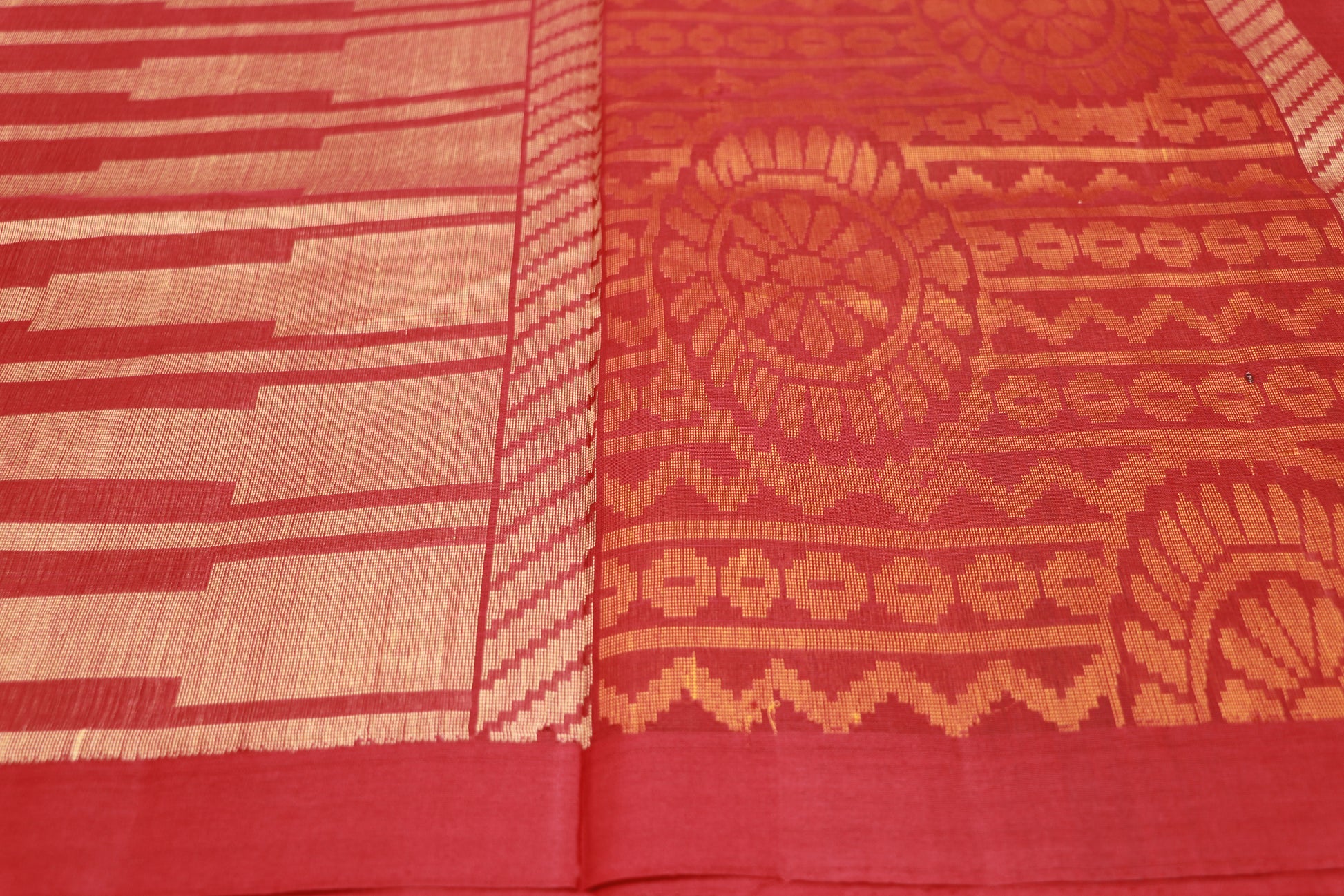 Cotton  Saree  sandel  With  Red Colour - Vaishali Silks