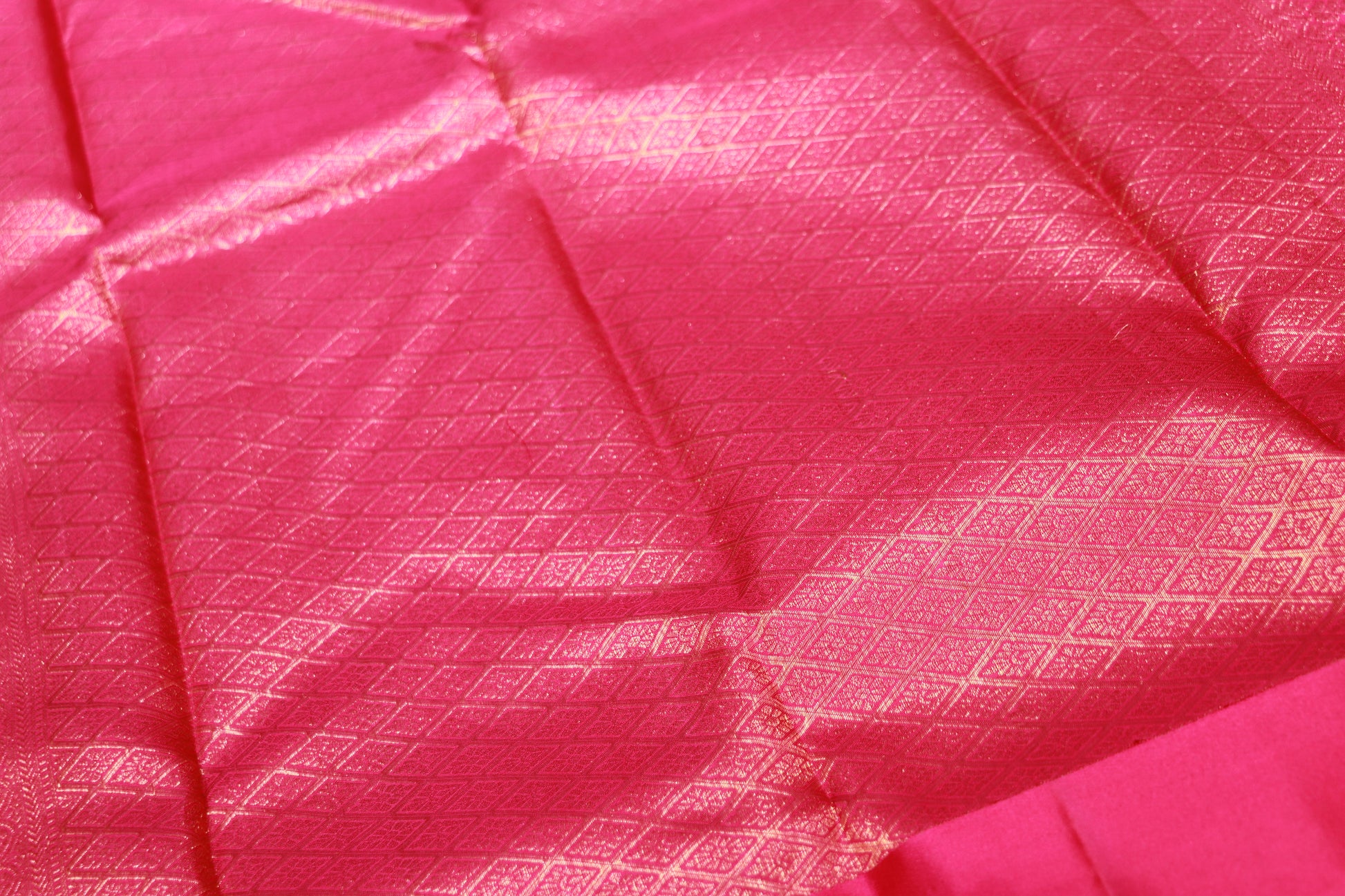 Pure Silk Saree  Cream With  Pink Colour - Vaishali Silks