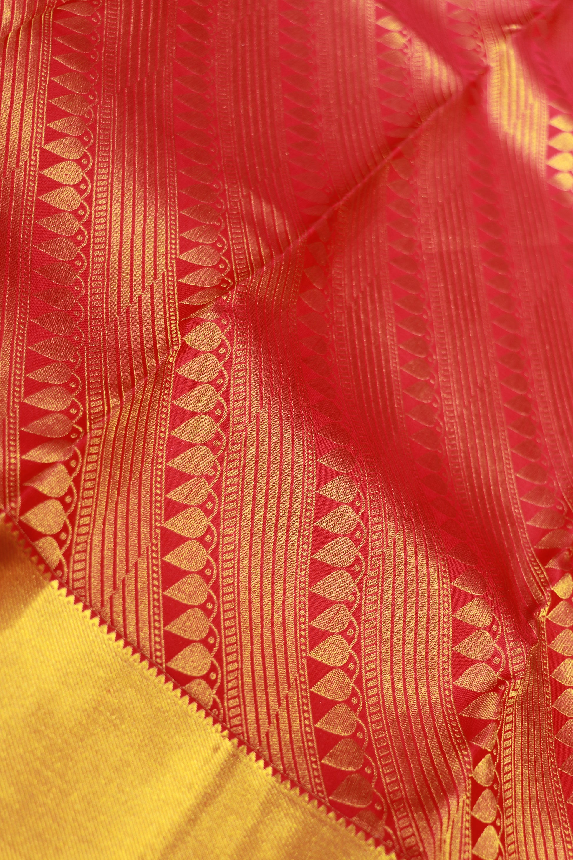 Pure Silk Saree  Red With Golden Colour - Vaishali Silks