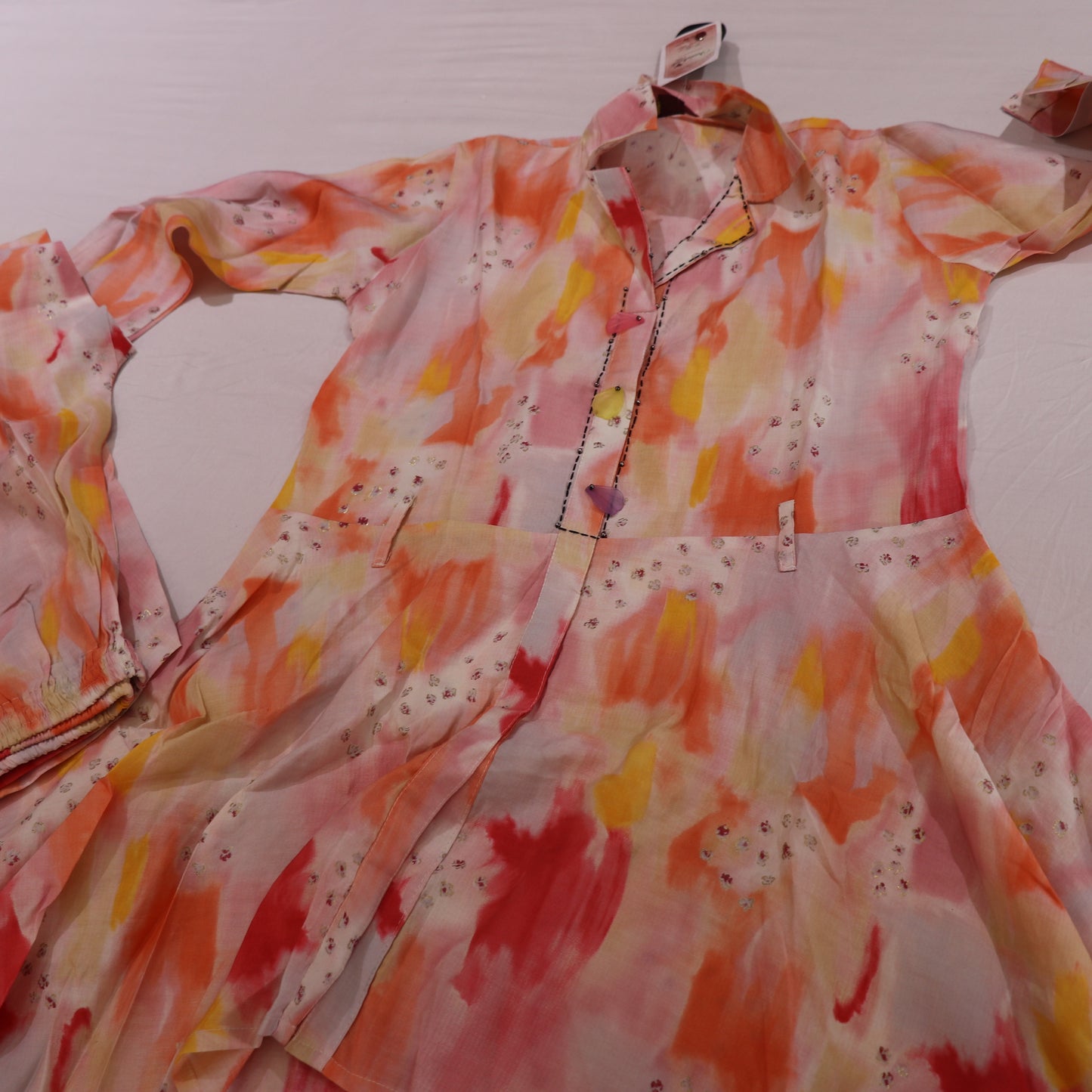 Short  Top  White  With  Orange Colour - Vaishali Silks
