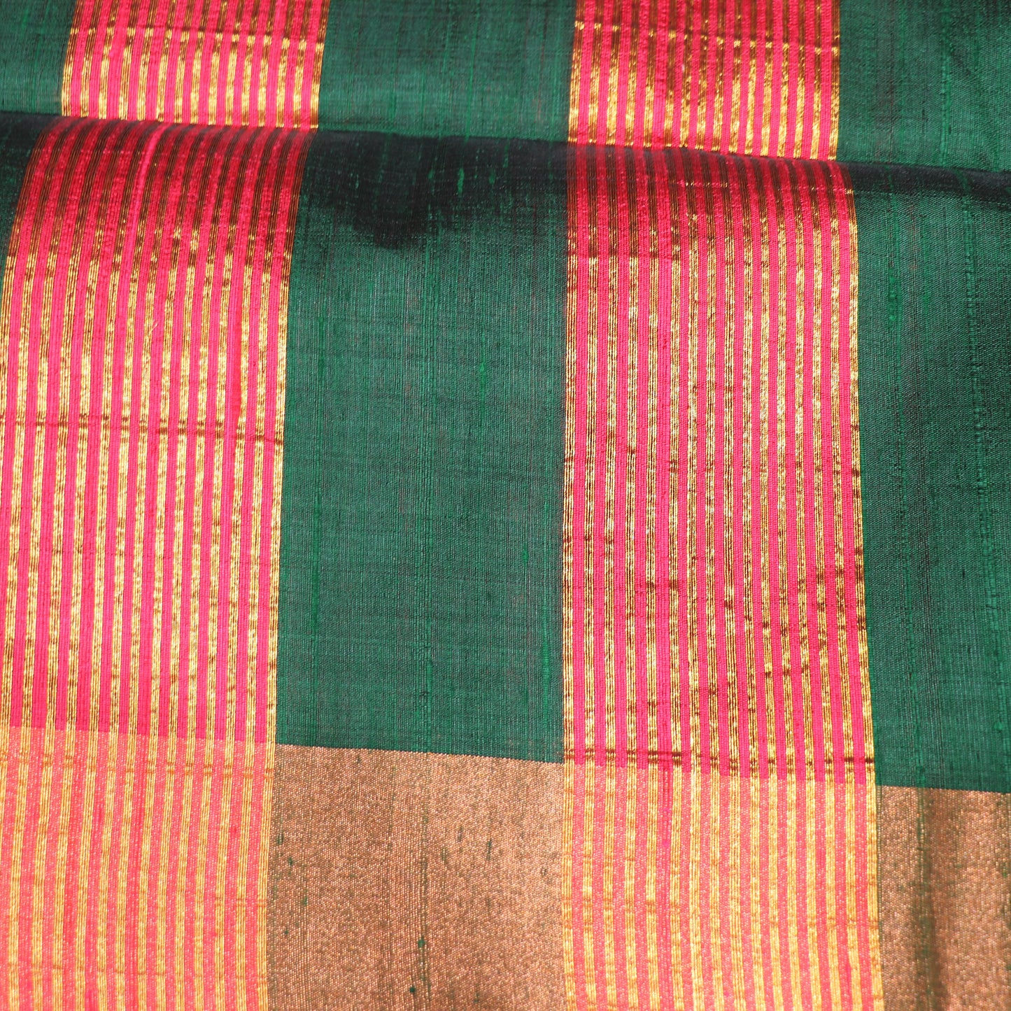 Raw Silk Green  With  Red  Colour - Vaishali Silks