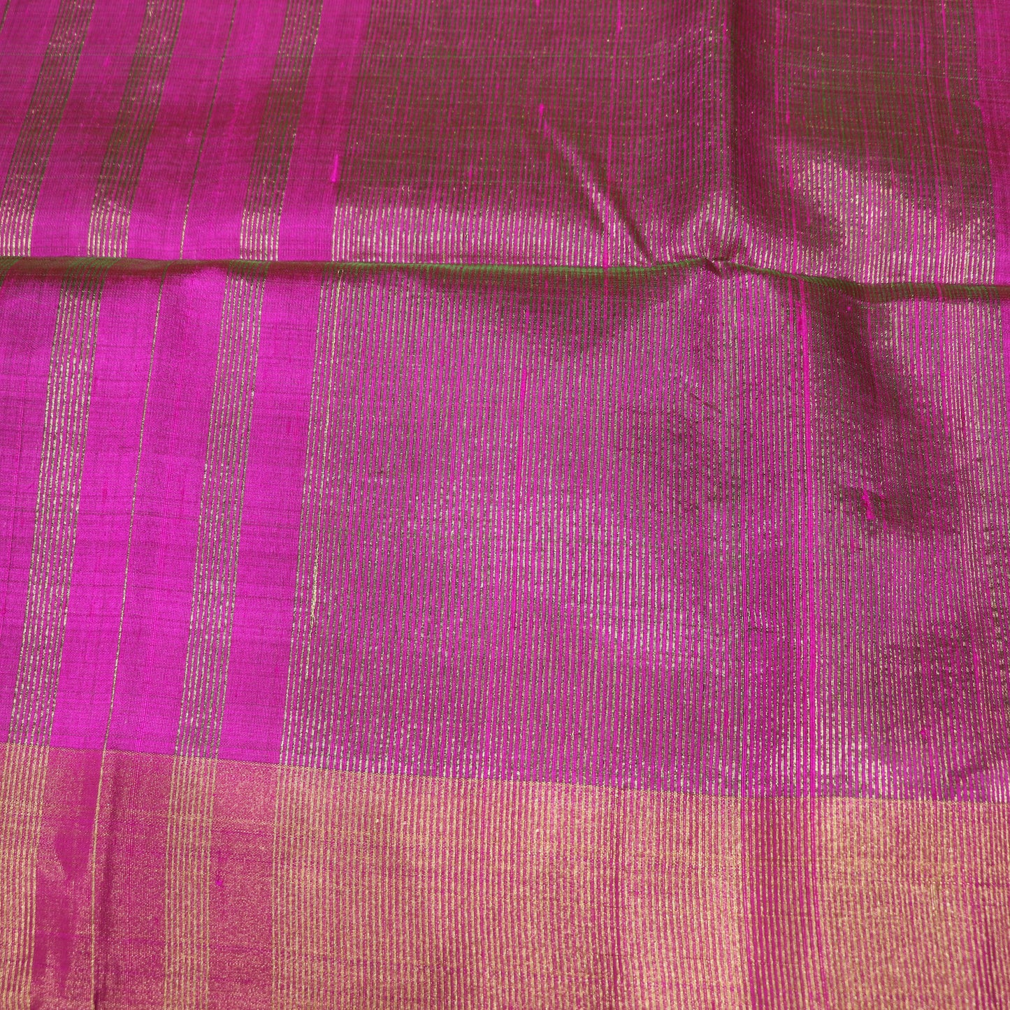 Raw Silk  Green  With  Pink  Color - Vaishali Silks
